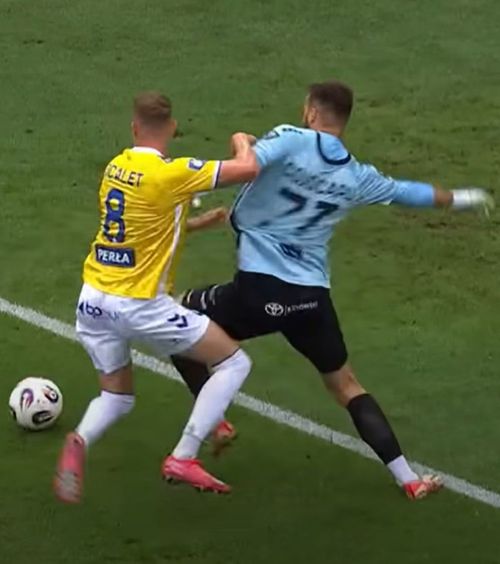 Eroi în Polonia  FOTO-VIDEO   Cojocaru și Huja, în prim-plan  la startul Ekstraklasa. Unul negativ, altul pozitiv