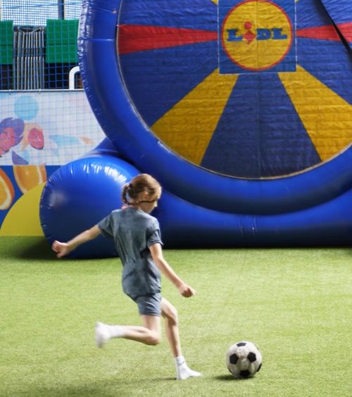 În inima pasiunii pentru fotbal    Lidl Youth Camp,  experiența care marchează drumul a 100 de fete cu vârste între 14 și 17 ani, din 18 țări europene