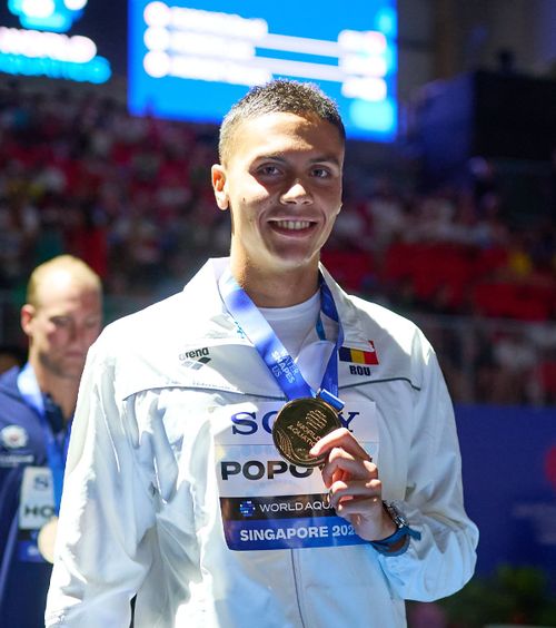 „Mă așteaptă, e lipit de mine”  David Popovici,   testat antidoping   după aurul obținut la Campionatele Mondiale de Natație de la Singapore