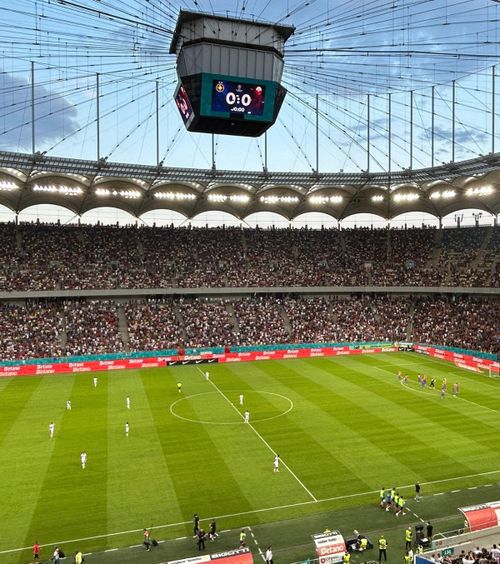Sare Arena roș-albastră     Peste 30.000 de fani  încurajează FCSB la primul său meci pe Arena Națională în noul sezon