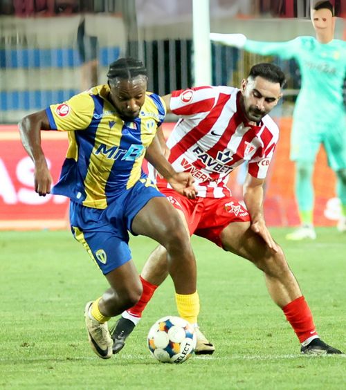 „Am plâns puțin”  Tidiane Keita confirmă transferul la   CFR Cluj : „Când se interesează ei de tine nu aștepți” » Ce spune Liviu Ciobotariu