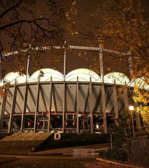 Interes scăzut pentru Dinamo - FCSB  Forma slabă se vede și în tribune.   Câte bilete s-au vândut  pentru „Eternul Derby” de diseară