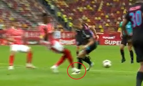 Dinamo - FCSB. Penalty-ul făcut de Boateng. Foto - captură Prima Sport (7).jpg