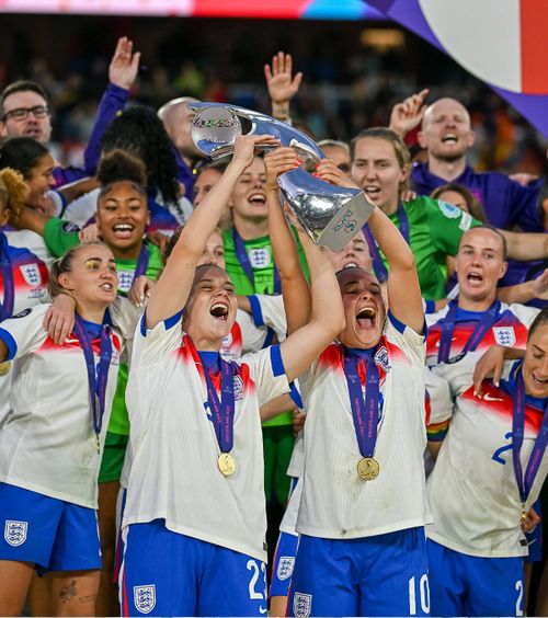 „Leoaicele” vor fi decorate   Anunțul făcut de premierul   Keir Starmer , după ce Anglia a câștigat WEURO 2025