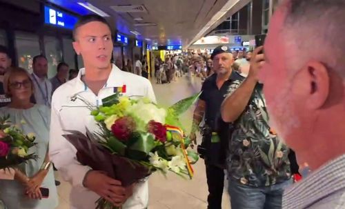 David Popovici s-a intors in Romania (7).jpg