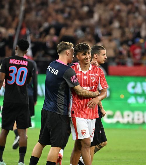 „Săgeți” către FCSB   Dinamo și-a ironizat marea rivală   cu „ajutorul” lui Alexandru Musi