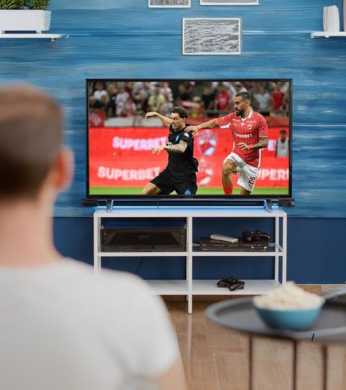 Un televizor din 5 pe Dinamo - FCSB   Derby de România,   programul #1 al zilei de sâmbătă,  inclusiv peste filmul serii, „Lunetistul”, difuzat de Pro TV