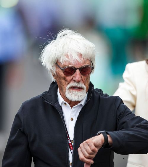 „Să le ceară toți banii!”  Lewis Hamilton, sfătuit   să se retragă  de fostul șef al Formulei 1 + Verdictul lui Toto Wolff