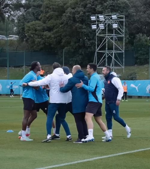 Scandal la Marseille    VIDEO.  De Zerbi, la un pas de   a se lua la bătaie  cu un jucător. Imagini din sezonul trecut: „Sună-ți agentul!”