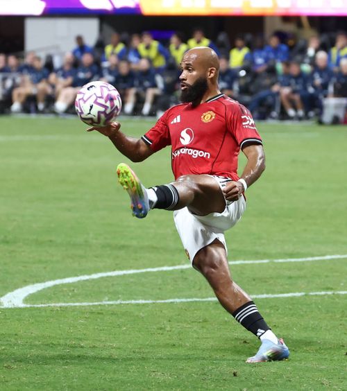 Au învățat să vândă  Cluburile din Premier League nu doar cumpără. Record în mercato »   Au depășit o barieră istorică