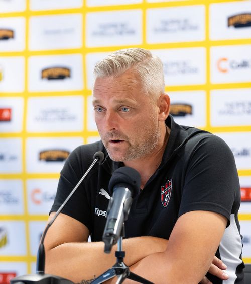 Nu subestimează Craiova   Antrenorul lui Spartak Trnava   :   „Greu de citit,  calitate individuală mare”