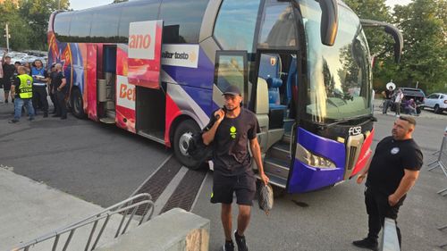 Sosirea lui FCSB pentru meciul cu Drita FOTO Theodor Jumatate GOLAZO (16).jpg