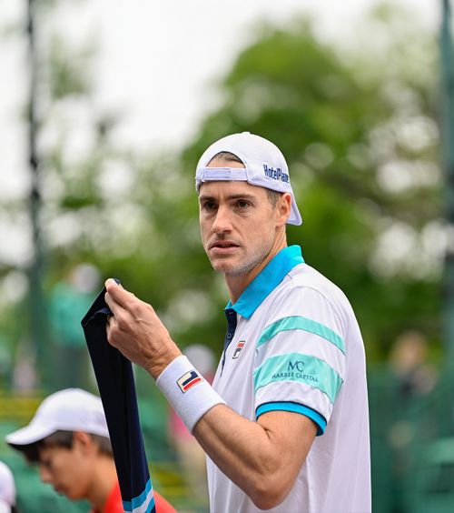 Controversă în tenis   Un fost mare jucător american critică interdicțiile pentru   Rusia și Belarus:   „A devenit cam ridicol”