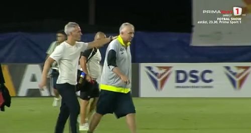 Dan Petrescu a refuzat să dea mâna cu Carlos Vicens FOTO Captură video Prima Sport
