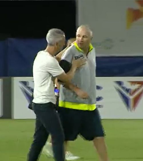 Petrescu nu se dezminte   Moment penibil la finalul meciului   CFR Cluj - Braga 1-2