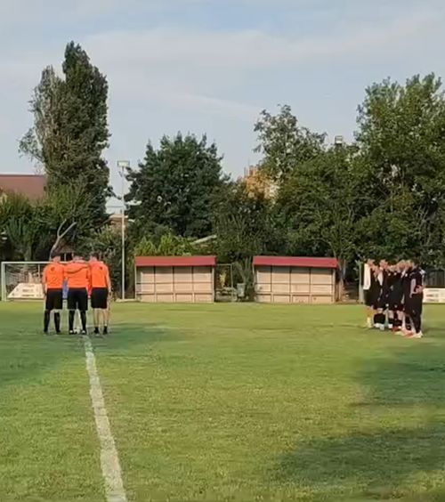 Moment inedit la un meci de amatori    Ce s-a întâmplat  la minutul de reculegere