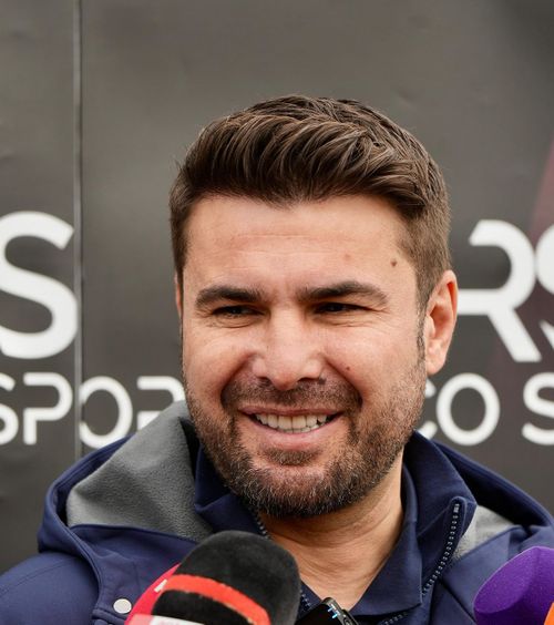 Mutu îl apără pe Reghecampf   „Briliantul” spune că   „nu e penibil”  că antrenorul a semnat cu o echipă din Sudan: „Nu e rușinos să muncești”