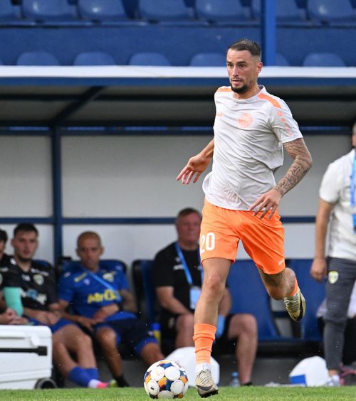 Golul fenomenal care nu a fost     FOTO.  Desley Ubbink a marcat superb în poarta lui   Dinamo  » De ce intervenția VAR a anulat reușita