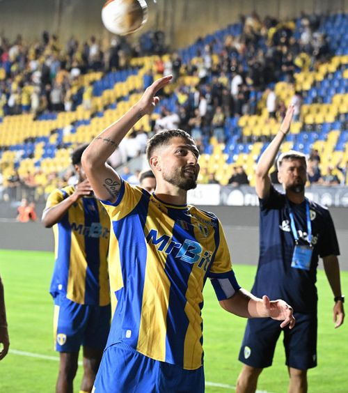 Gicu Grozav rămâne la Ploiești    Căpitanul  Petrolului a semnat prelungirea contractului cu „lupii galbeni”