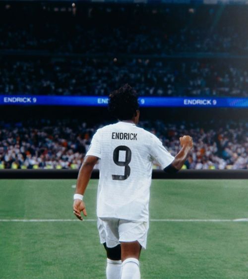 Endrick #9    Brazilianul   a preluat  tricoul purtat de Kylian Mbappe în sezonul trecut » Nume istorice l-au îmbrăcat de-a lungul timpului