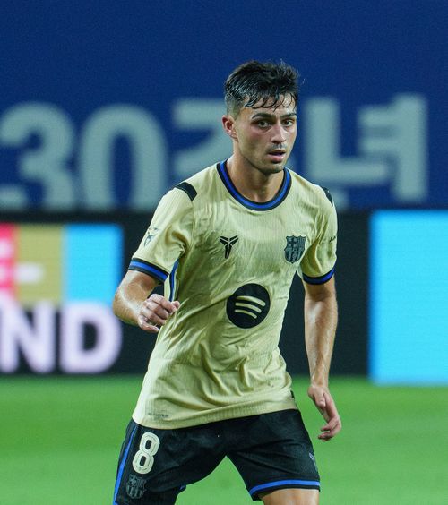 Pedri vrea Balonul de Aur   Starul de la FC Barcelona, despre nedreptatea din fotbal: „Mijlocașii ar trebui să fie   mai apreciați”  + Cum l-a poreclit Raphinha