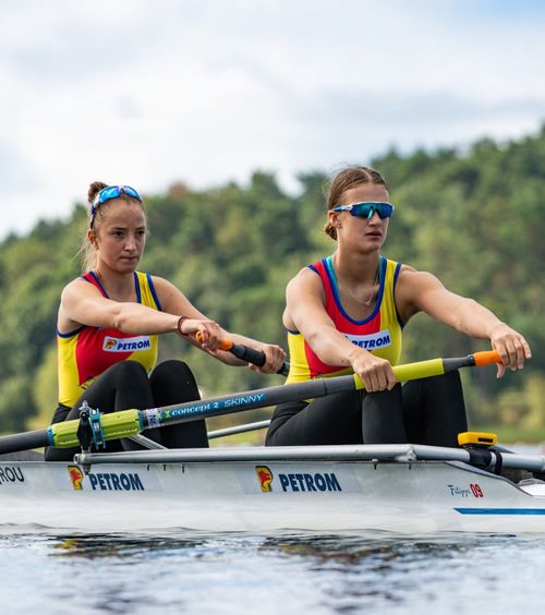 Medalii pentru România    Aur și bronz  la Campionatele Mondiale U19 de canotaj 