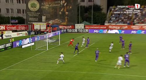 Cătălin Straton, salvat de Andrei Moroiță Foto captură Prima Sport (2).jpg