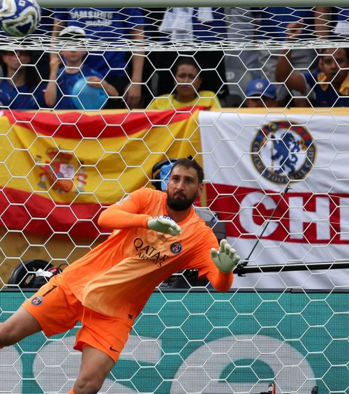 Donnarumma și-a găsit echipă  L'Equipe anunță că portarul e aproape de a semna cu un gigant din   Premier League , după ce a fost dat afară de PSG