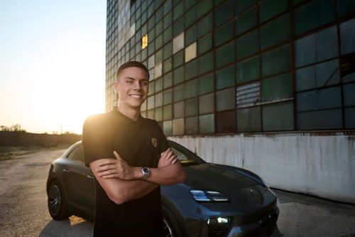 David Popovici, noul Friend of Brand Porsche România FOTO Porsche Romania/Facebook