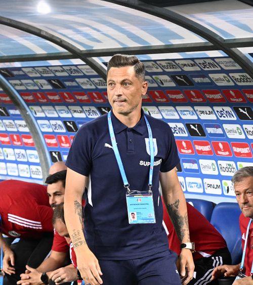 „Nu suntem deja calificați”    Mirel Rădoi,  mesaj dur pentru jucătorii Craiovei: „Cine vorbește de Bașakșehir nu va fi pe teren!”