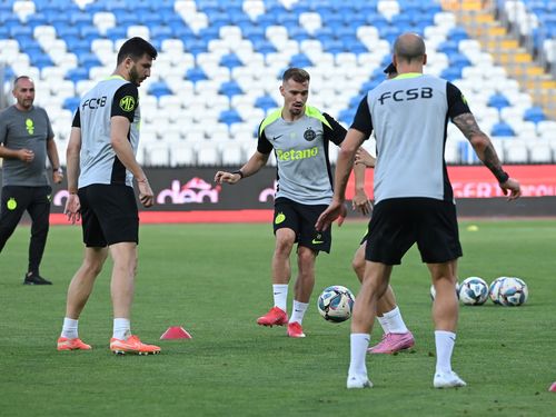 FCSB, antrenament pe stadionul Fadil Vokrri înainte de meciul cu Drita. FOTO FB FCSB (6).jpg