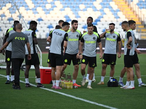 FCSB, antrenament pe stadionul Fadil Vokrri înainte de meciul cu Drita. FOTO FB FCSB (8).jpg