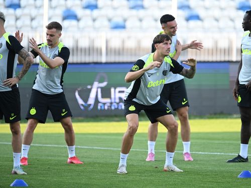 FCSB, antrenament pe stadionul Fadil Vokrri înainte de meciul cu Drita. FOTO FB FCSB (13).jpg