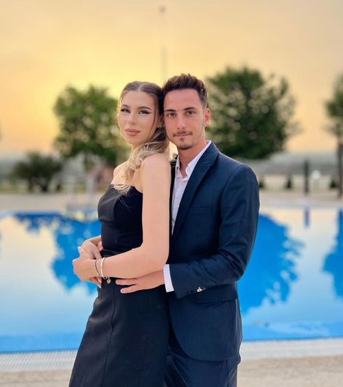 Scene violente la Craiova  Soția unui fotbalist de la FCU,   bătută într-un supermarket  până și-a pierdut cunoștința! Poliția: „Nu e situație de risc iminent!”