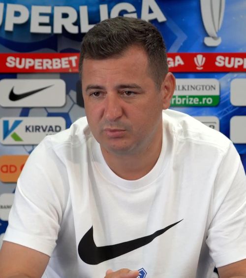 U Cluj e „mai bună” decât FCSB   Zicu vrea să-și dezobișnuiască jucătorii: „Pentru mine ăla are valoare!” + Ce îi cere lui   Jovan Markovic