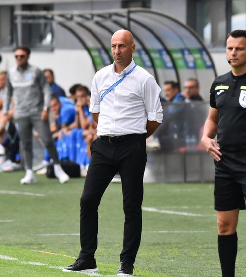 „Singura frustrare”  Robert Ilyeș   atacă arbitrajul  după înfrângerea cu U Craiova, 1-2: „Dă, mă, 5%, cât trebuie să dai!”