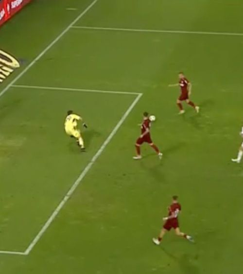 CFR Cluj, ratare 3 contra 1!     FOTO.  Louis Munteanu, altruist în cel mai nepotrivit moment »   Bosec l-a făcut mare pe Anestis!