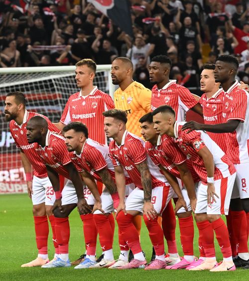 Dinamo, cu gândul la titlu   Un acționar al „câinilor” crede că echipa   poate cuceri trofeul  Superligii: „Ne-am întors unde merităm”