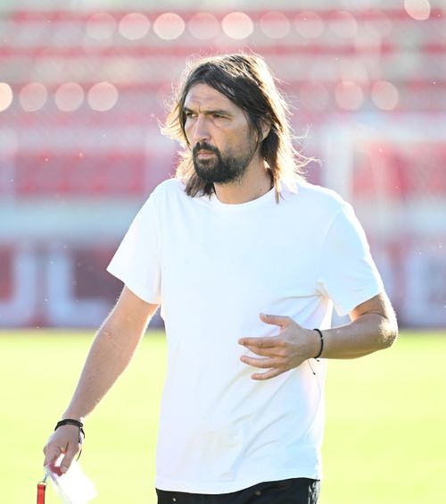 L-a blocat pe Alexa  Bătuse palma cu FCSB:   „Azi eram antrenorul Stelei,  dar el l-a întors pe Becali”