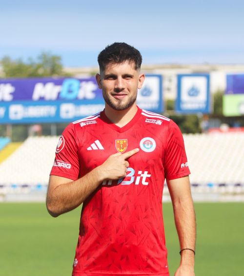 A semnat   Fundașul Rapidului a fost prezentat de   o rivală  din Liga 1 » Ce a declarat fotbalistul: „Nu m-am născut rapidist...”