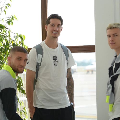 Jucătorii de la FCSB decolează spre Scoția, foto: Facebook/FCSB