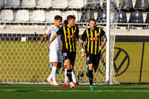 Hacken - CFR Cluj 7-2    Dezastru fără margini  pentru echipa lui Dan Petrescu, în play-off-ul Europa League