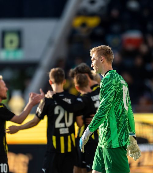 CFR, Umilință istorică  Înfrângerea 2-7 cu Hacken,   cea mai severă  din palmaresul ardelenilor și din cariera lui Dan Petrescu » Topul dezastrelor