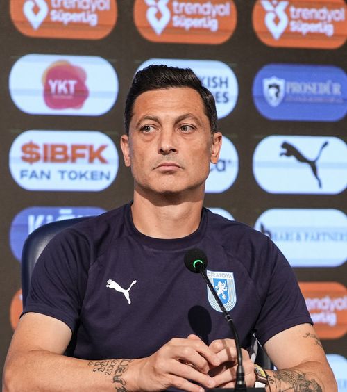 Mirel Rădoi rămâne neliniștit  Tehnicianul Craiovei, precaut după   victoria cu Bașakșehir:  „ Sper să nu clacăm la retur”