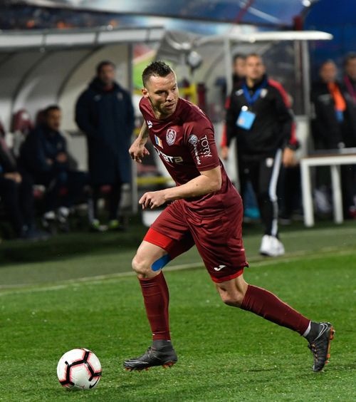 Campion cu CFR Cluj, critici dure  Acuză că Mandorlini i-a   „stopat cariera” : „Aveam ofertă de la Anderlecht” » Laude pentru Dan Petrescu