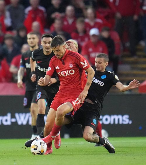 „E ridicol că FCSB se plânge”  Un jurnalist scoțian răspunde, pentru   GOLAZO.ro,  acuzațiilor lui Bîrligea contra arbitrului:   „A ajutat FCSB!”