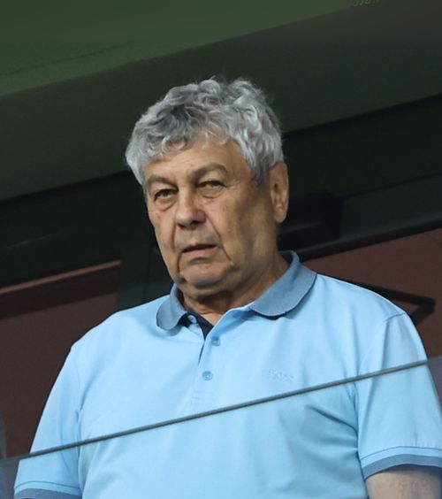 Lucescu, uimit de scor   Selecționerul, după umilința suferită de CFR:   „Un cutremur.  E nevoie de un suflu nou” + Ce spune despre demisia lui Petrescu