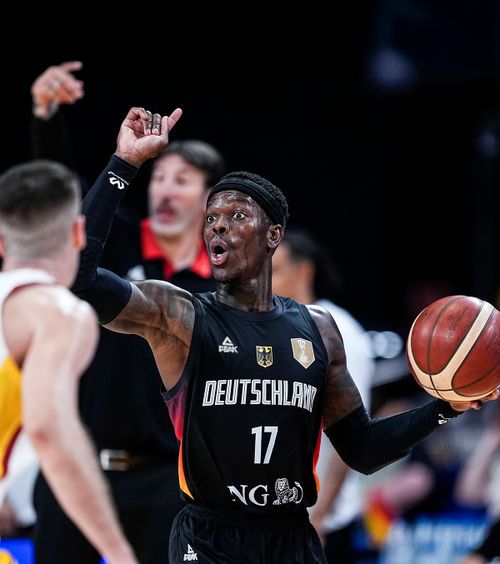 Nu se simte apreciat   Căpitanul Germaniei la baschet, nemulțumit de   atitudinea fanilor:  „Nu voi primi aceeași afecțiune, pentru că am pielea închisă la culoare”