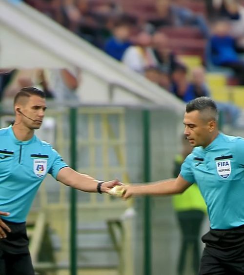 Momente amuzante la Botoșani  Feșnic   s-a făcut de râs  + 4 jucători s-au bătut pentru penalty