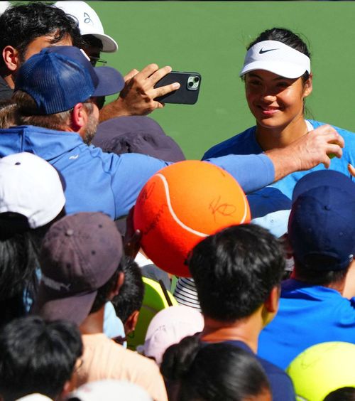 „Sunt dură!”    Emma Răducanu,  dezvăluiri emoționante despre terapie, paparazzi și bodyguarzi: „Nu ies nici la plimbare singură”